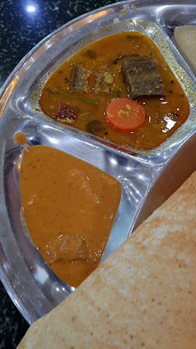 Opinii despre BTC Bistro Inanam în Kota Kinabalu - Gastronomi dan perhotelan