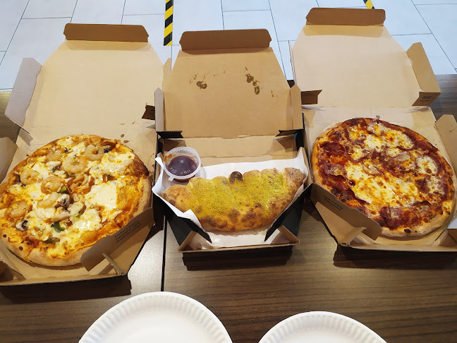 Opinii despre Domino's Kuala Kangsar ( Pekan Kuala Kangsar, Perak ) în Kuala Kangsar - Gastronomi dan perhotelan