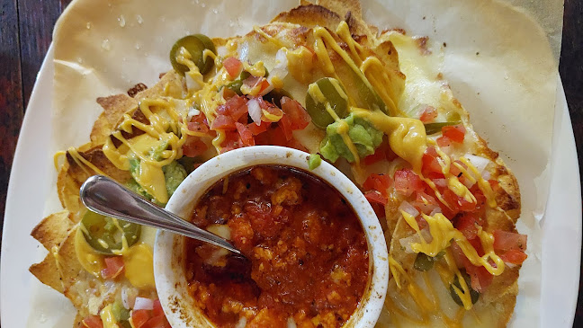 La Playa, Bar & Restaurant - Gastronomi dan perhotelan