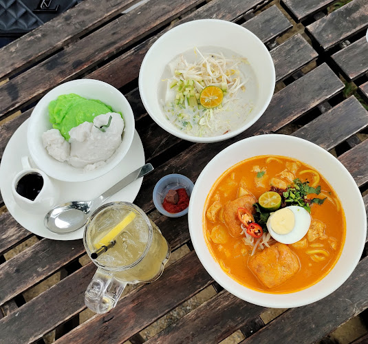 Opinii despre Aurora Coffee House în Kuala Dungun - Gastronomi dan perhotelan