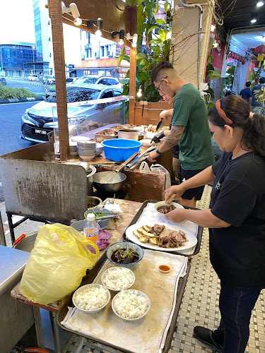 98, Jln Padungan, 93100 Kuching, Sarawak