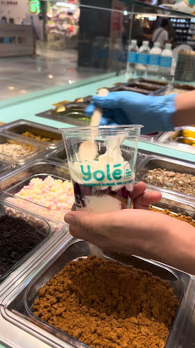 Yolé Paradigm Mall - Gastronomi dan perhotelan