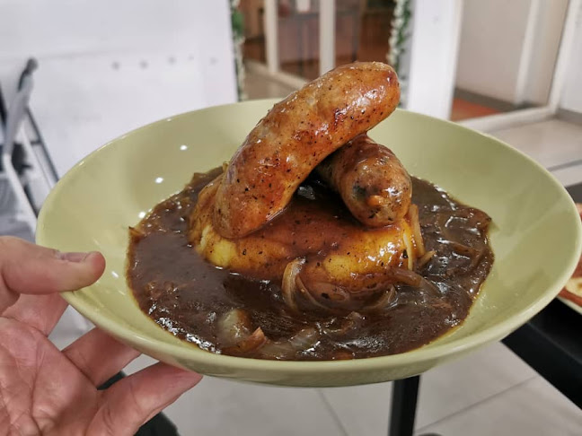 Sausage KL Cafe & Deli - Gastronomi dan perhotelan