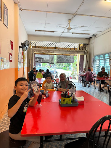 Our Chicken Rice Shop - Gastronomi dan perhotelan