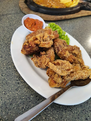 Opinii despre Daddy Village Restaurant Sdn Bhd în Batu Pahat - Gastronomi dan perhotelan