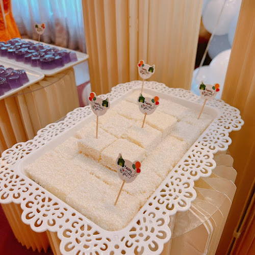 Happiness Cake House