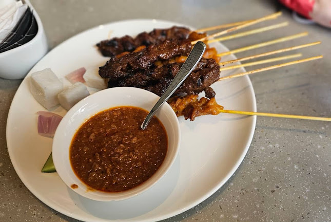 Nipah at EQ - Gastronomi dan perhotelan