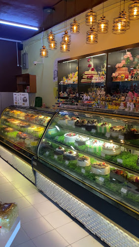 Sunlight Cafe And Cake House - Gastronomi dan perhotelan