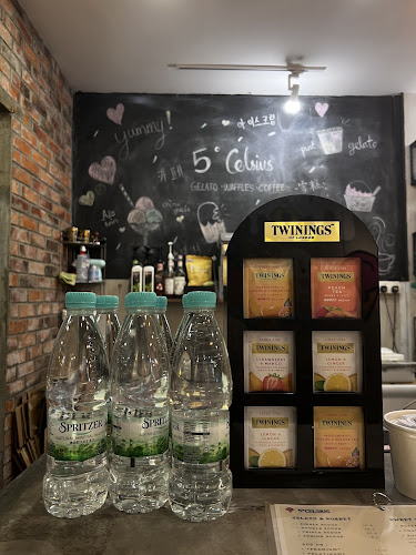 Opinii despre 5° Celsius Latitud 6 în Kota Kinabalu - Gastronomi dan perhotelan