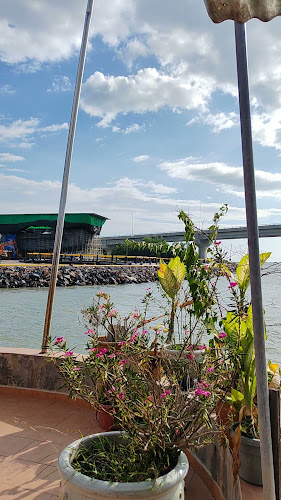 Opinii despre Kedai Makanan Laut Kuala Kurau Sunset Seafood în Kuala Kurau - Gastronomi dan perhotelan