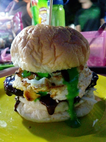 Manniza Burger Kukus - Gastronomi dan perhotelan