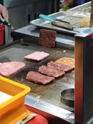 Burger Petak Dot My - Gastronomi dan perhotelan