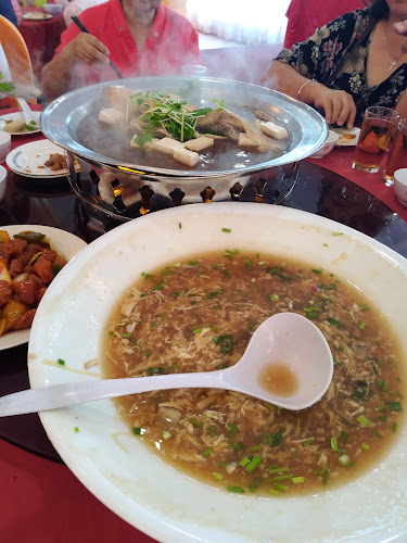 Restoran Golden Happiness - Gastronomi dan perhotelan