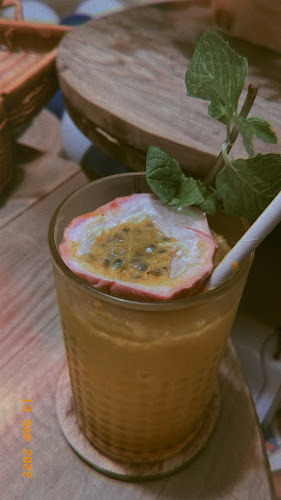 Fly Me To - Gastronomi dan perhotelan