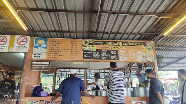 Opinii despre Pak Majid Kari Sembilang/ Warung Tiga Sempadan în Parit Buntar - Gastronomi dan perhotelan