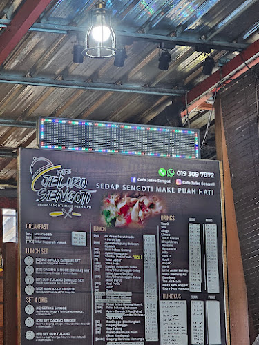 Cafe Jeliro Sengoti - Gastronomi dan perhotelan