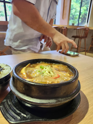 Makarios Book Café - Gastronomi dan perhotelan