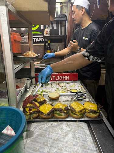 Mat John Burger Menara Condong