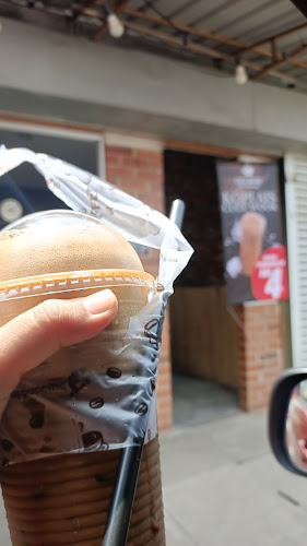 Kopi Ais Cucu Wook - Gastronomi dan perhotelan