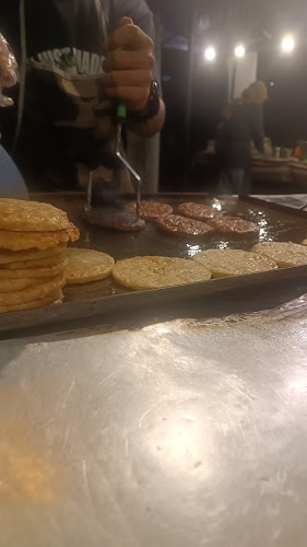 Kedai burger malaysia - Gastronomi dan perhotelan