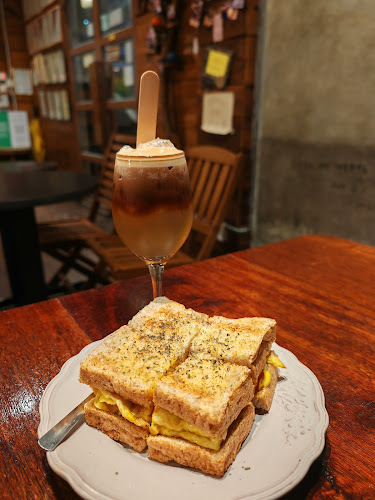 Opinii despre October Coffee Gaya în Kota Kinabalu - Gastronomi dan perhotelan