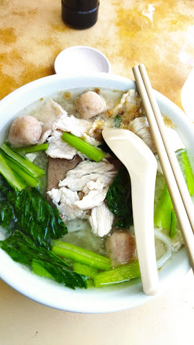 Opinii despre Kedai Kopi Melanian 2 (金沙园生肉面) în Kota Kinabalu - Gastronomi dan perhotelan