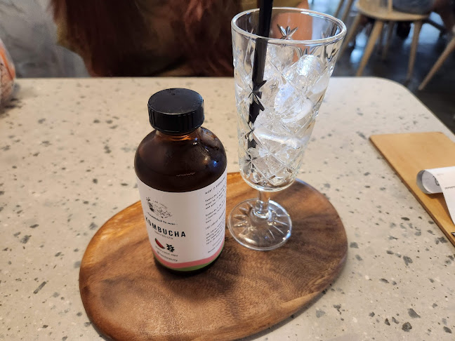 The Replacement - Lodge & Kitchen