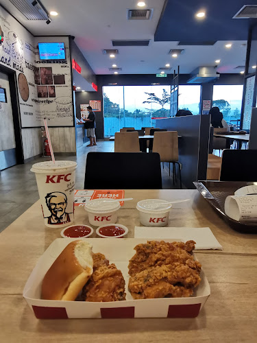 Opinii despre KFC Petron Kg Raja Besut în Besut - Gastronomi dan perhotelan