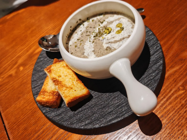 The Palm Cafe & Bistro