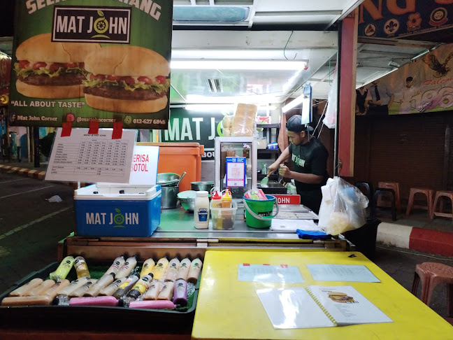 Opinii despre Mat John Burger Menara Condong în Teluk Intan - Gastronomi dan perhotelan
