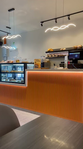 Opinii despre Aison Bakery & Coffee @ Kajang în Kajang - Gastronomi dan perhotelan