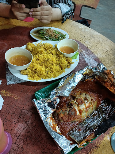 Comentarii opinii despre Restoran KST (Cawangan Wakaf Che 2)