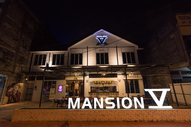 Mansion 5 - Gastronomi dan perhotelan