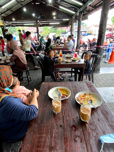 Warung Nasi Lemak Pak Ayob Warisan - Shah Alam