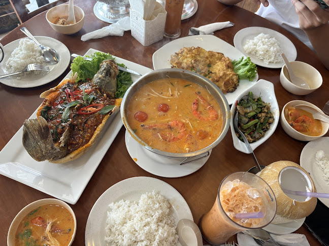 Chatri Signature Authentic Thai Cuisine - Gelang Patah