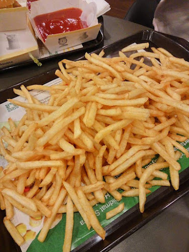 McDonald's Birch House DT - Gastronomi dan perhotelan