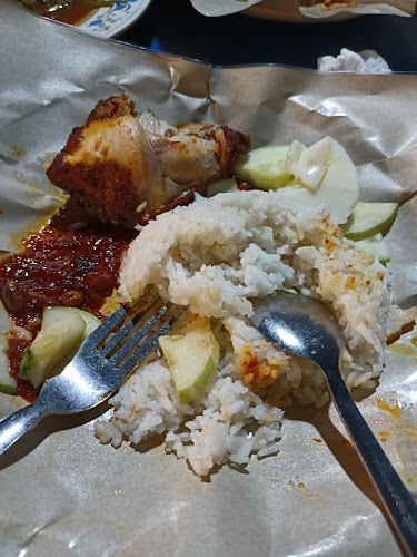 Opinii despre Nasi Lemak Kampung Morten River Line în Melaka - Gastronomi dan perhotelan