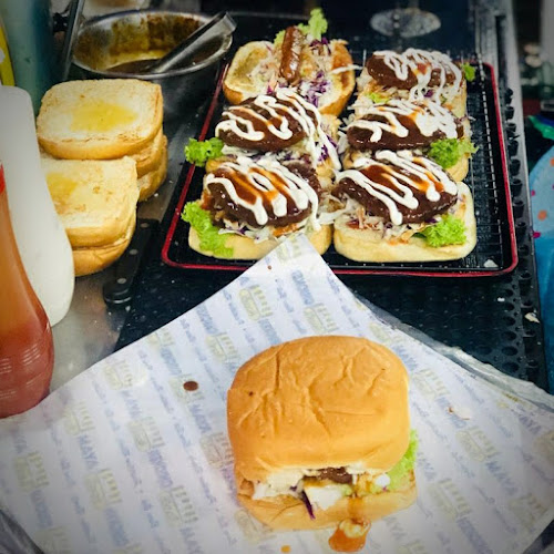 Burger Legend Street x Delorong Burger