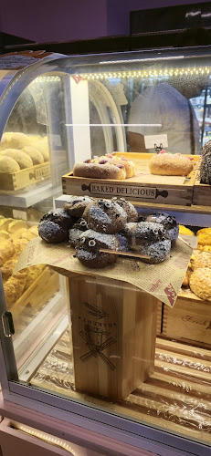 Opinii despre TAKA Patisserie Miri în Miri - Gastronomi dan perhotelan