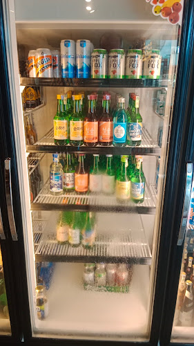 Lily's mini market - Gastronomi dan perhotelan