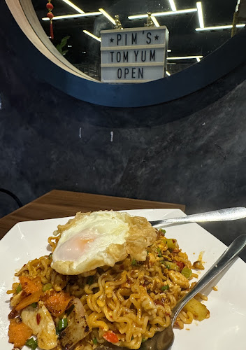 PIM's Thai Food - Gastronomi dan perhotelan