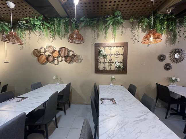 Sambal Lola - Gastronomi dan perhotelan