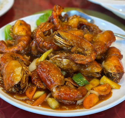 Opinii despre Restoran Makanan Laut Bulatan B5 în Sibu - Gastronomi dan perhotelan