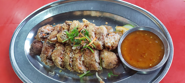Opinii despre Restoran Chat Sook 冷气七叔玲珑饭店 în Lenggong - Gastronomi dan perhotelan