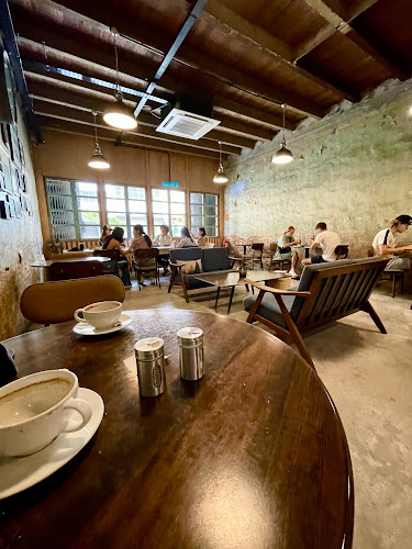 Comentarii opinii despre De Cafe & Rest House