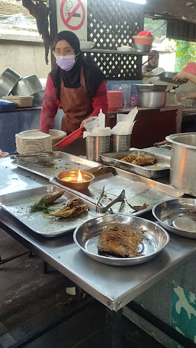 Restoran SMR Nasi Lemak Royale - Gastronomi dan perhotelan
