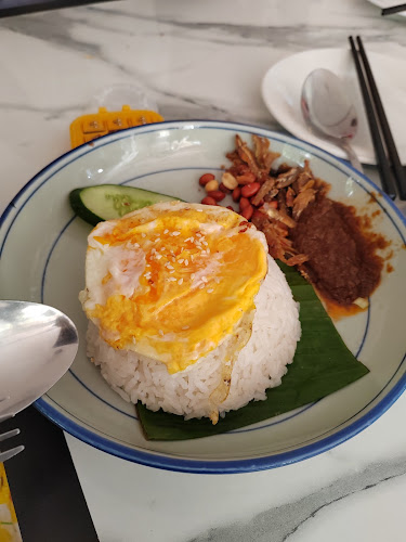 Comentarii opinii despre Madam Kok x Mama Thai