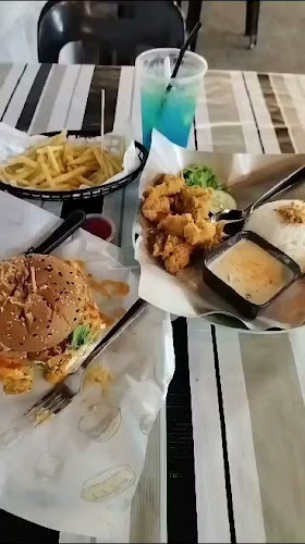 Opinii despre Burger Legend Street x Delorong Burger în Sungai Petani - Gastronomi dan perhotelan