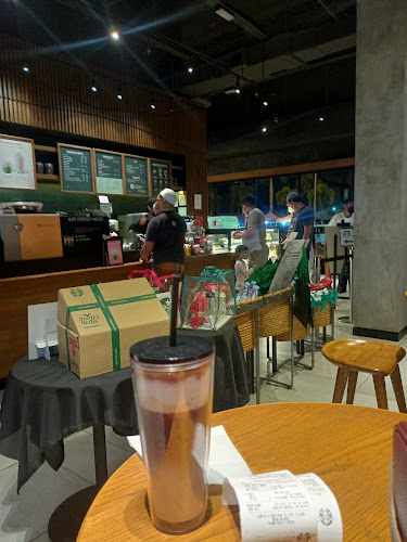 Opinii despre Starbucks Lotus's Kota Bharu în Kota Bharu - Gastronomi dan perhotelan