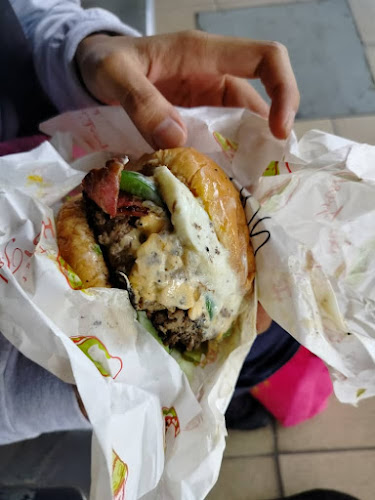 Opinii despre 08 STREET BURGER în Sitiawan - Gastronomi dan perhotelan